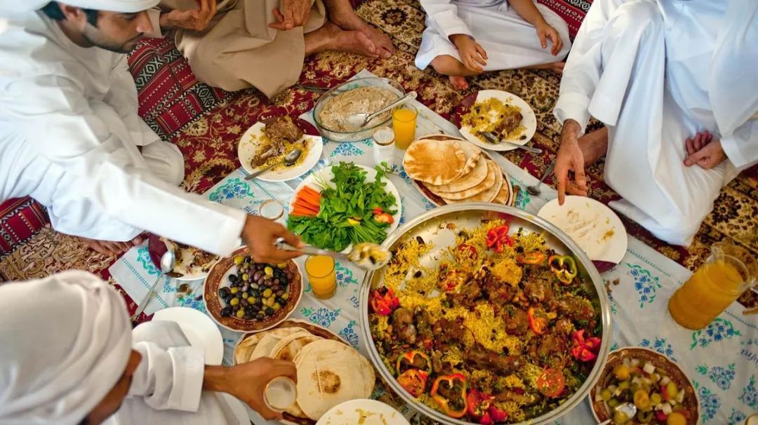 看迪拜纪录片观后感,迪拜土豪吃饭