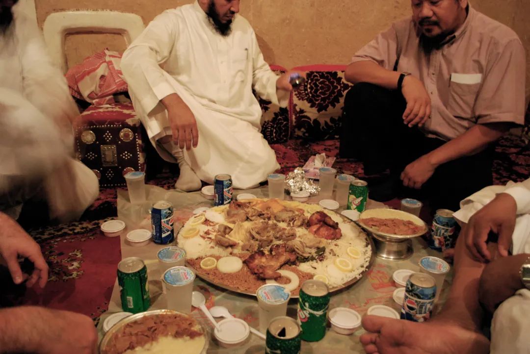 看迪拜纪录片观后感,迪拜土豪吃饭