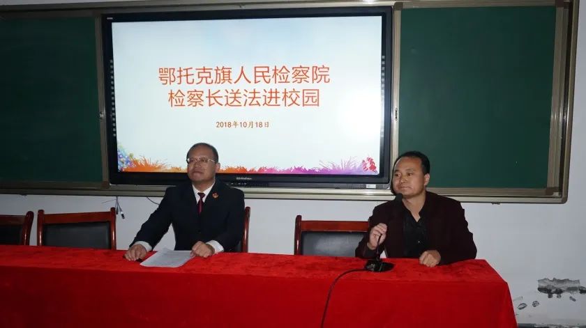 青葱岁月感恩有你写一段话,青葱岁月感谢有你作文