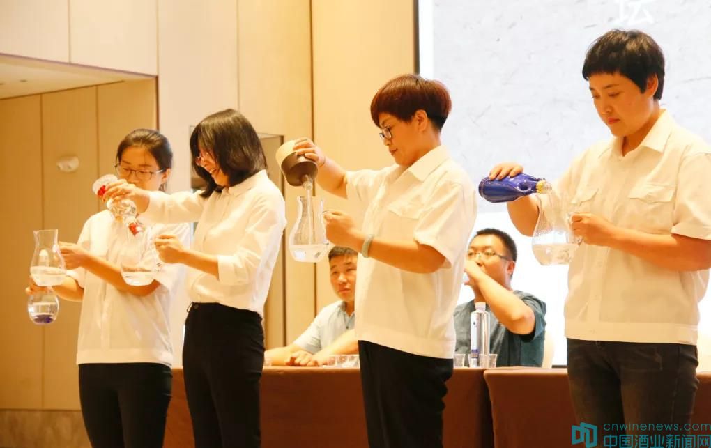 景阳春品鉴52度,景阳春品鉴