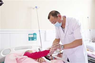 推进医养结合,医养结合托起老人的幸福晚年