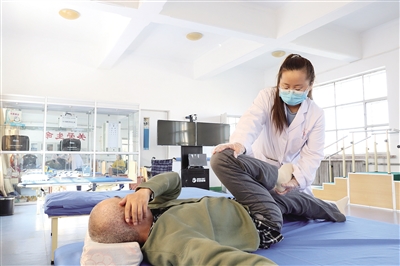 推进医养结合,医养结合托起老人的幸福晚年