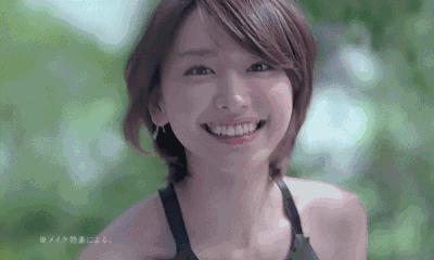 女明星笑的很好看,女明星笑起来丑到爆