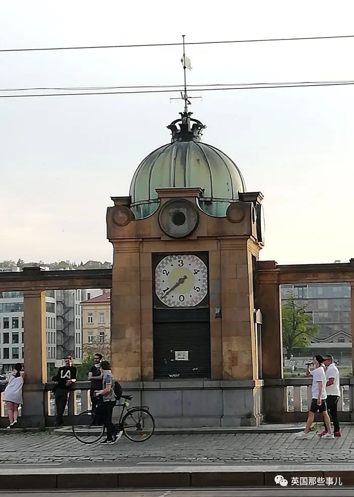 薯片里面吃出白色颗粒,薯片里面吃出异物