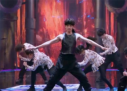 四位队长谁最懂街舞,街舞第三季总决赛4位队长跳舞