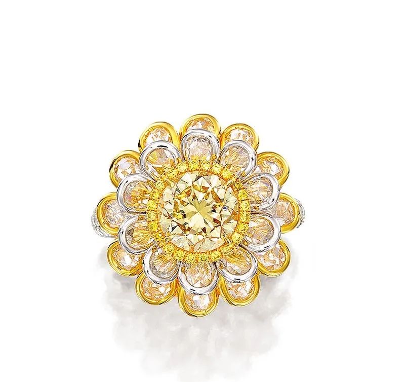 钻石容易裂吗,裂开的钻石哪里出