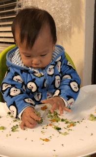 孩子吃东西后乱扔要怎么引导,婴儿乱扔食物怎么处理