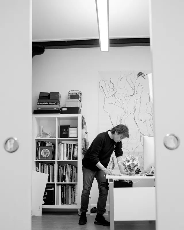 人物｜他是天赋异禀的完美主义者，大胆创造自己的时尚王国