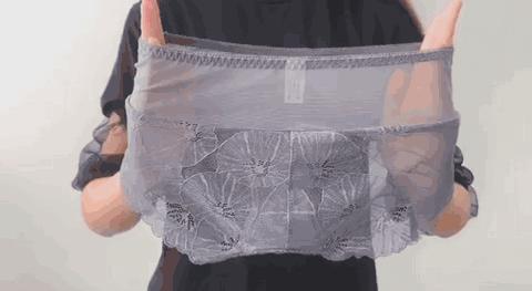 这条优雅精致、凉爽如风的蕾丝*裤内**,是你藏不住的女人味