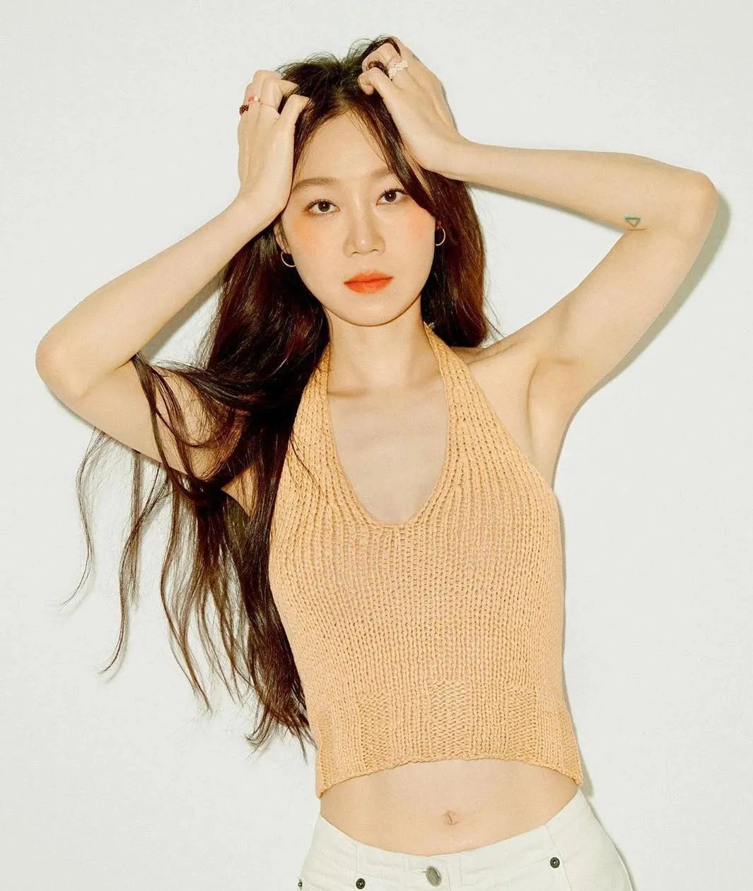 孔孝真二十岁,孔孝真私服穿搭简约时尚又高级