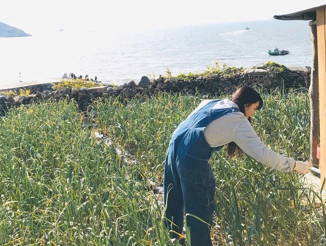 孔孝真二十岁,孔孝真私服穿搭简约时尚又高级