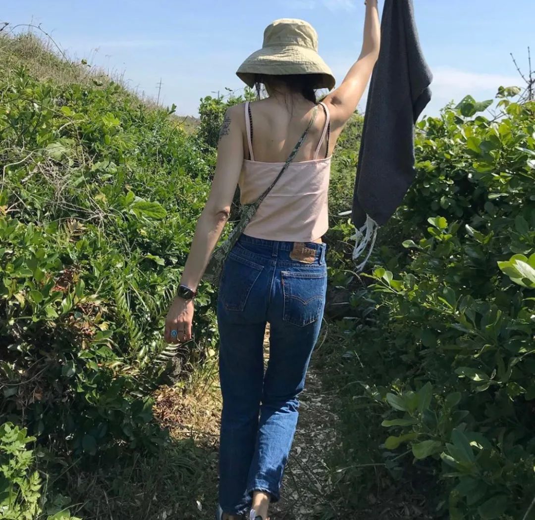 孔孝真二十岁,孔孝真私服穿搭简约时尚又高级