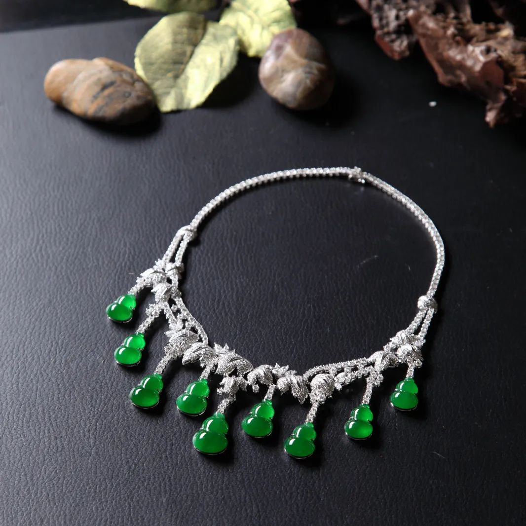 为什么宝石是五颜六色的,宝石为什么五光十色