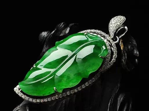 为什么宝石是五颜六色的,宝石为什么五光十色