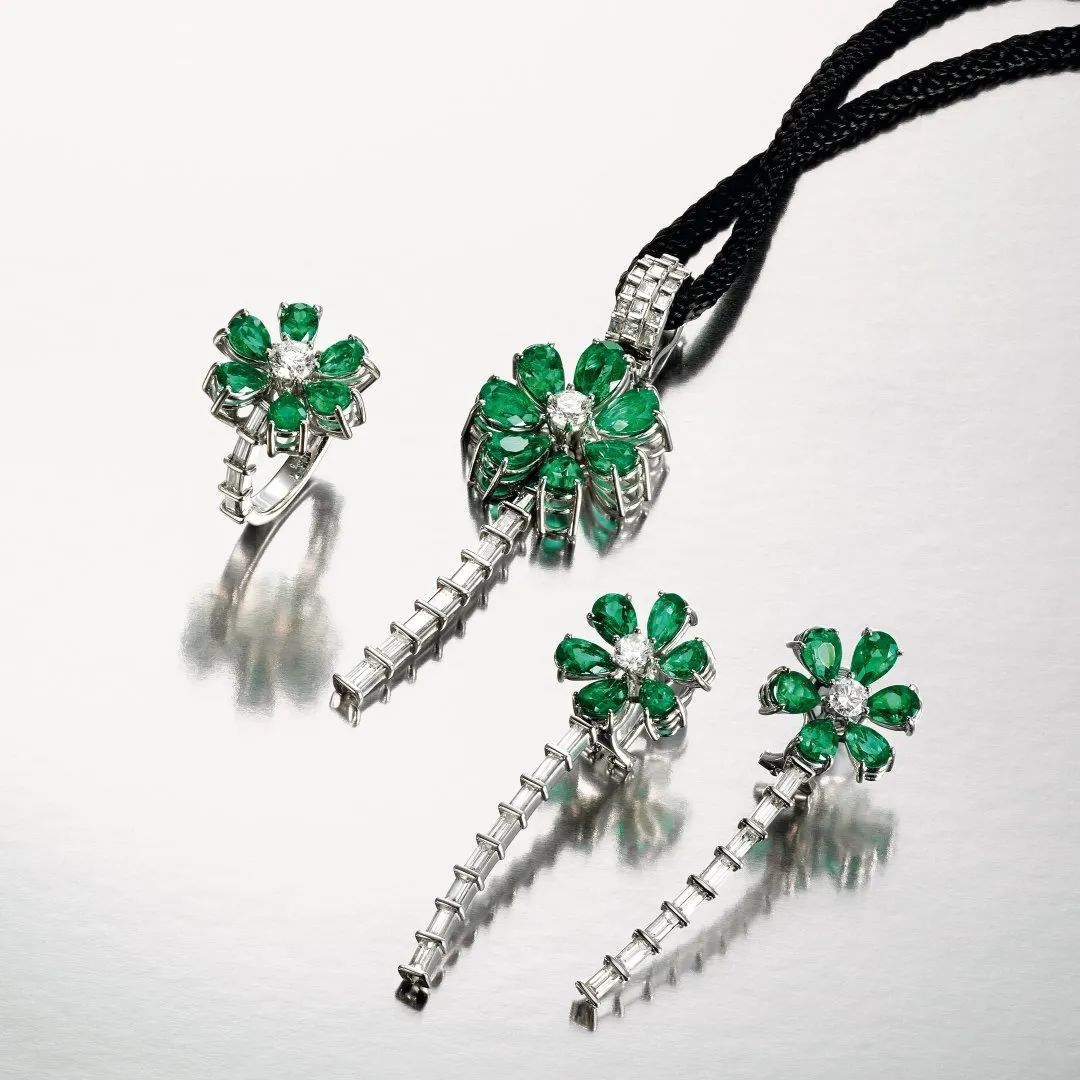 为什么宝石是五颜六色的,宝石为什么五光十色