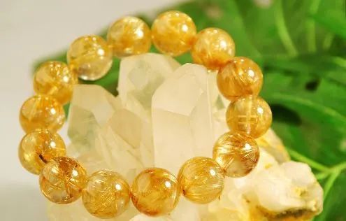 为什么宝石是五颜六色的,宝石为什么五光十色