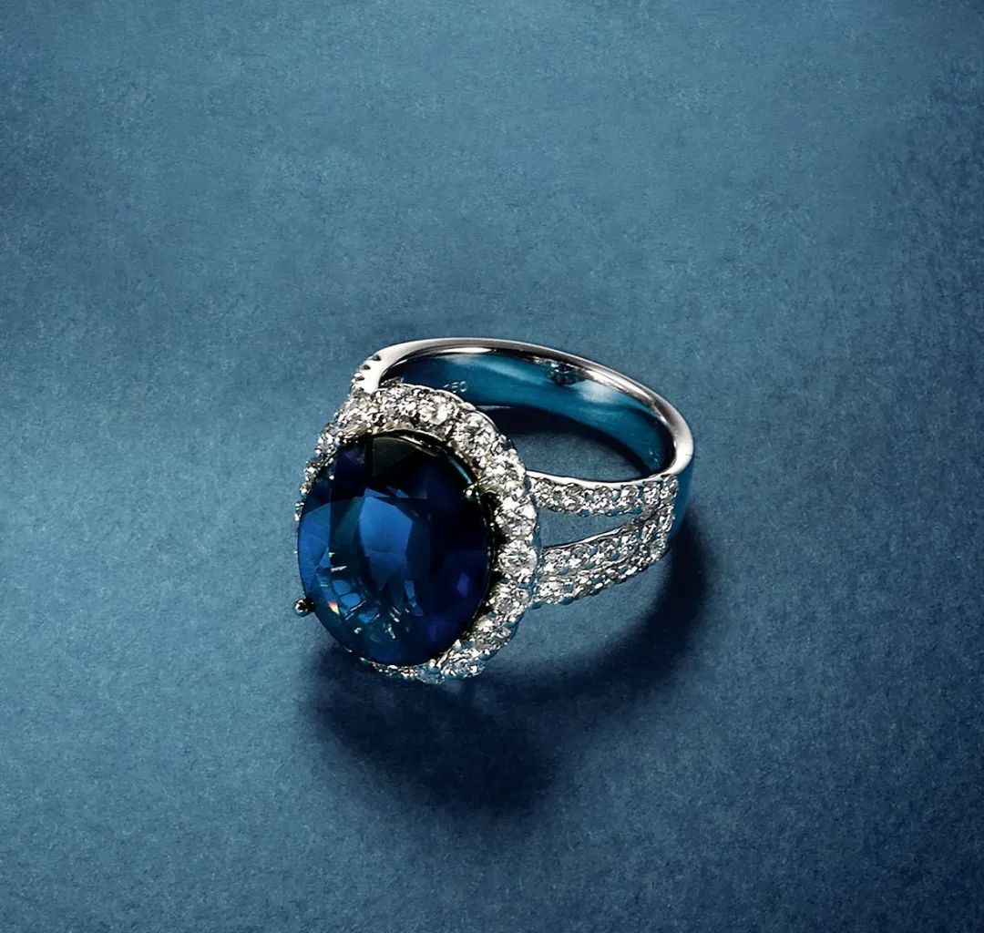 为什么宝石是五颜六色的,宝石为什么五光十色