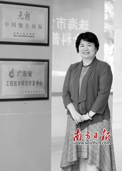 用家乡的味道做美食,儿时味道传统手工蛋卷好吃说说