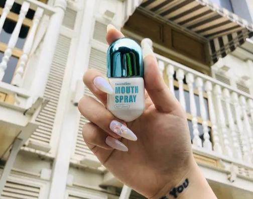 喷一喷顽固口臭祛除了，连打嗝都是香飘飘的