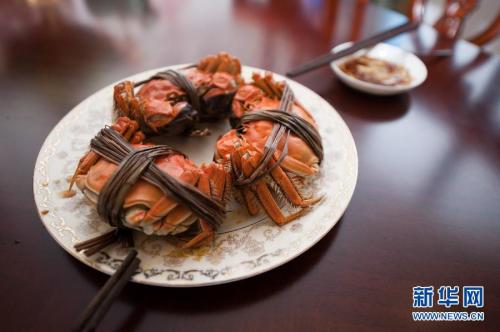 大闸蟹母蟹什么时候吃最好的,大闸蟹又肥又多膏