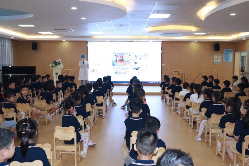 牙医如何给幼儿园小朋友讲课,牙博士教小朋友刷牙