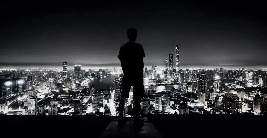 看完你还敢兼职吗,想当法官有多难