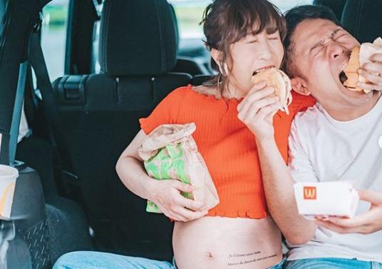 日本小哥专拍孕妇妈妈“潮流时刻”！每一张都像大片