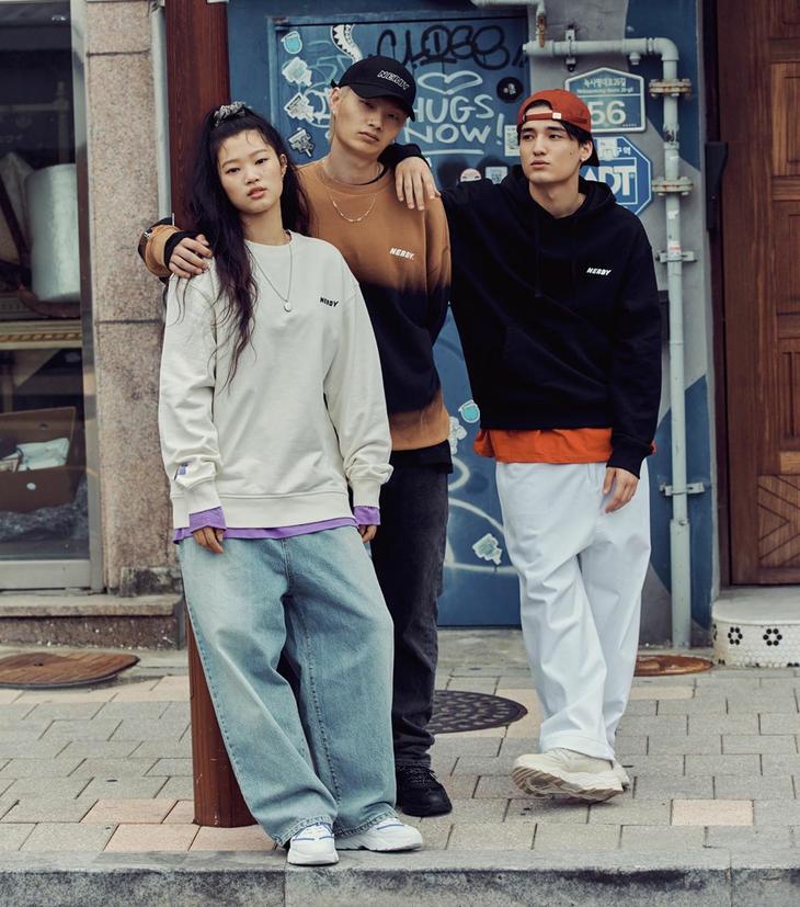 无帽卫衣虞书欣,虞书欣的衣服到底有多少钱