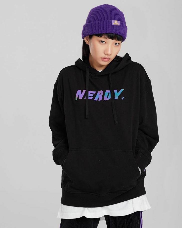 无帽卫衣虞书欣,虞书欣的衣服到底有多少钱