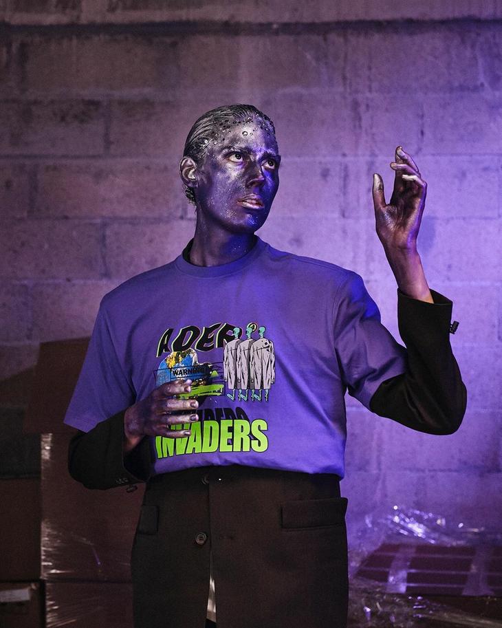 无帽卫衣虞书欣,虞书欣的衣服到底有多少钱