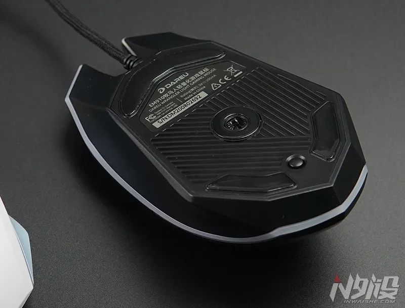 达尔优电竞鼠标em910,达尔优鼠标牧马人em915咋拆