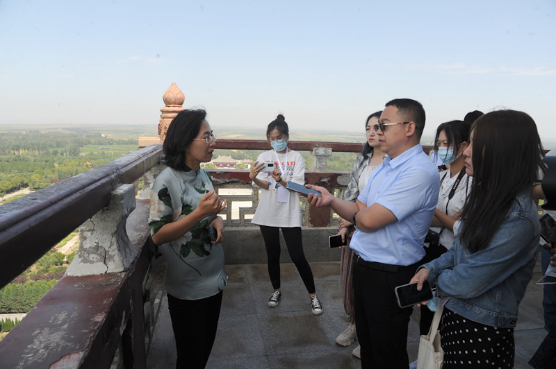 登鹳雀楼这首诗我明白了什么,《登鹳雀楼》中描写黄河的诗句是