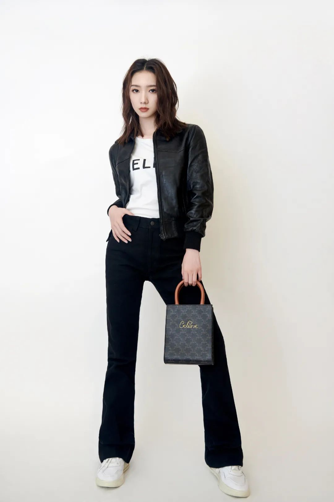 最新秋季穿搭攻略一件卫衣就够了,初秋穿搭秋冬卫衣