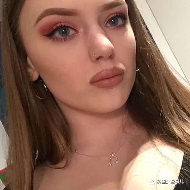 有一对J*杯罩**“卡通胸”是什么feel？妹子表示：太痛苦！很辛苦