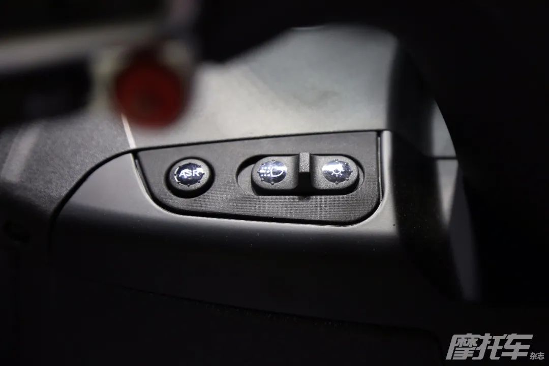 vespa重庆摩托车博览会新款发布,2021重庆摩博会vespa踏板