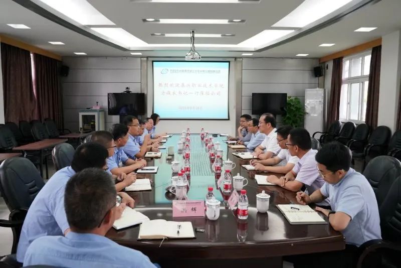 嘉职院*党**委书记方俊良赴中国兵器工业集团、浙江华东光电仪器有限公司洽谈对接校企合作事宜