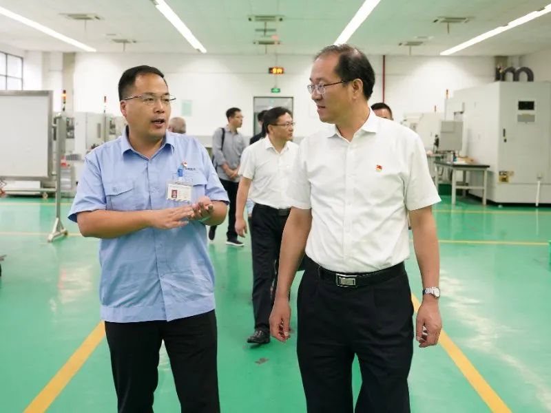 嘉职院*党**委书记方俊良赴中国兵器工业集团、浙江华东光电仪器有限公司洽谈对接校企合作事宜