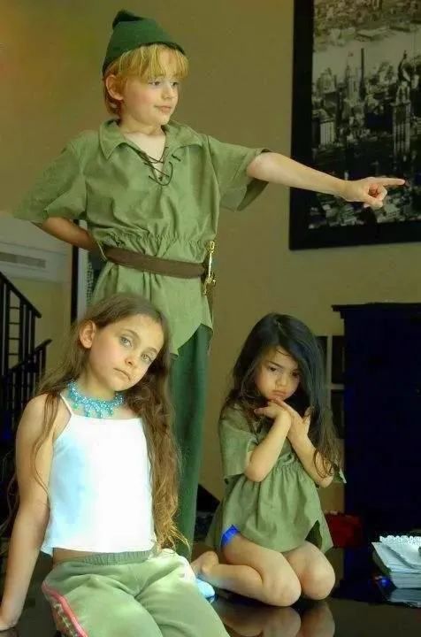 迈克尔杰克逊的女儿为什么是白人,迈克尔杰克逊女儿生活视频