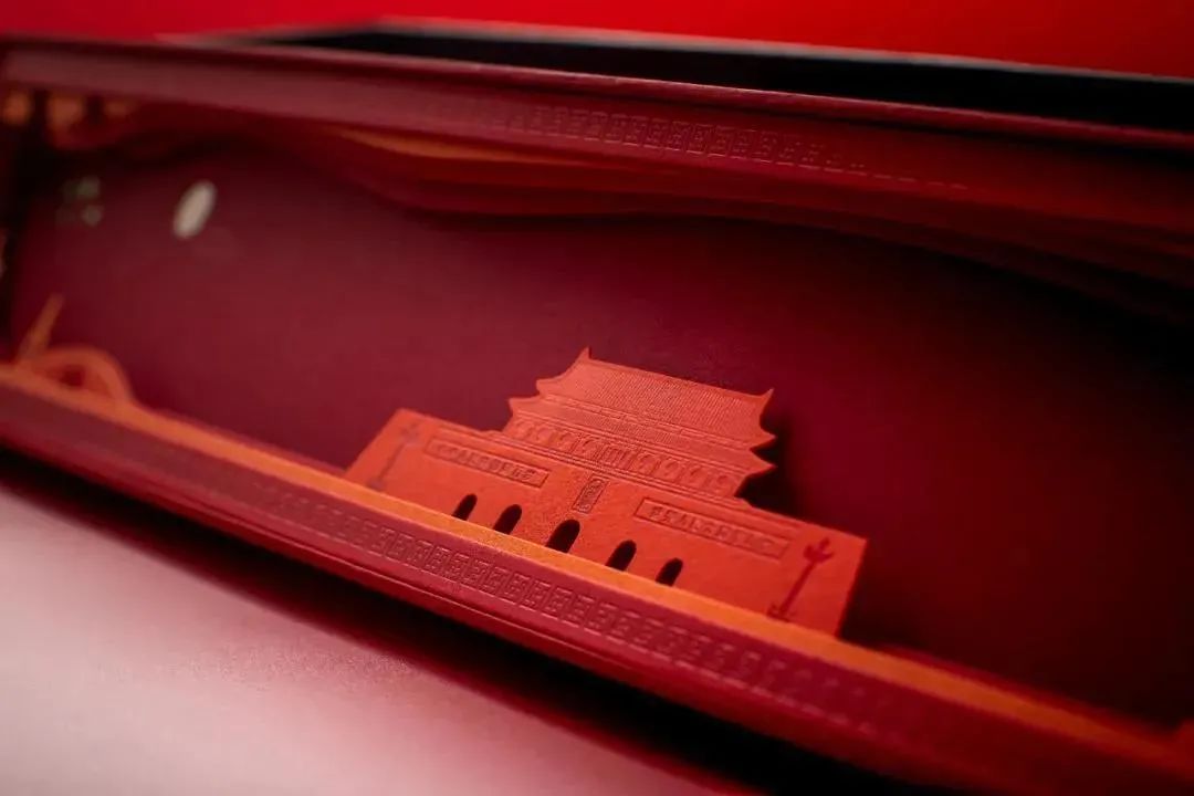 燃到不敢认!国货品牌月饼太美了,连老外都要疯*搞狂**代购