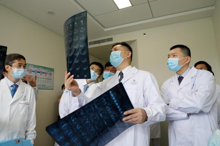 梦之队院士查房雷厉风行,深圳肝胆科专家会诊