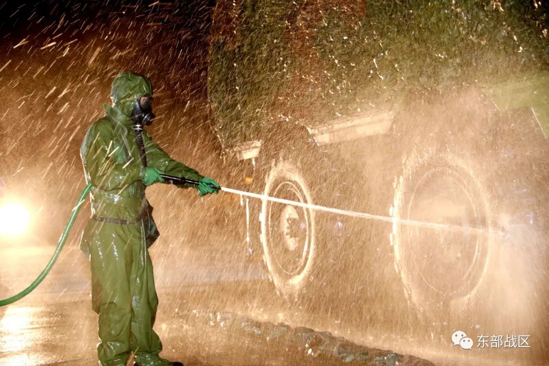 热点|岸导团联手防化营,出击