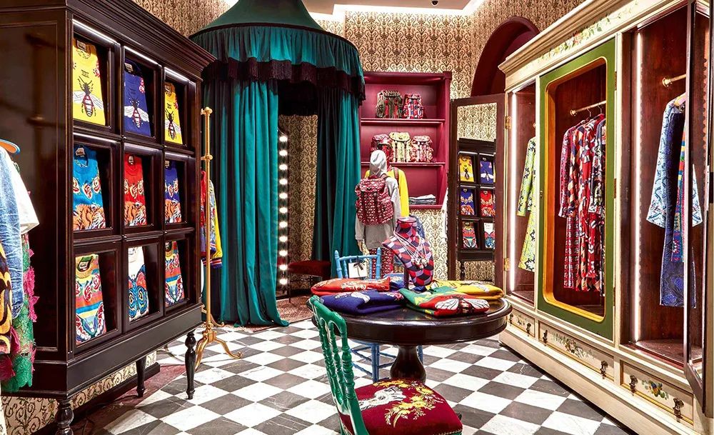 当季流行的lv或者gucci的包包,lvburberry实体店