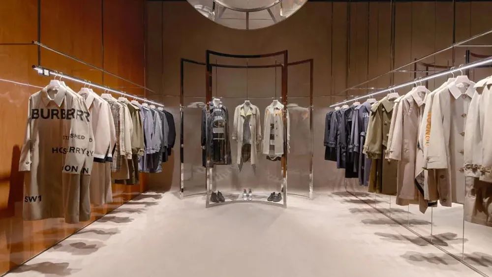 当季流行的lv或者gucci的包包,lvburberry实体店