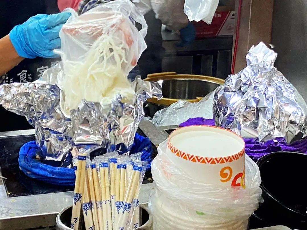 昆明西山南亚风情第壹城,昆明之夜不夜城