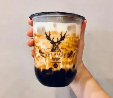 入秋第一杯52块钱的奶茶,奶茶刷爆朋友圈的秋天的第一杯