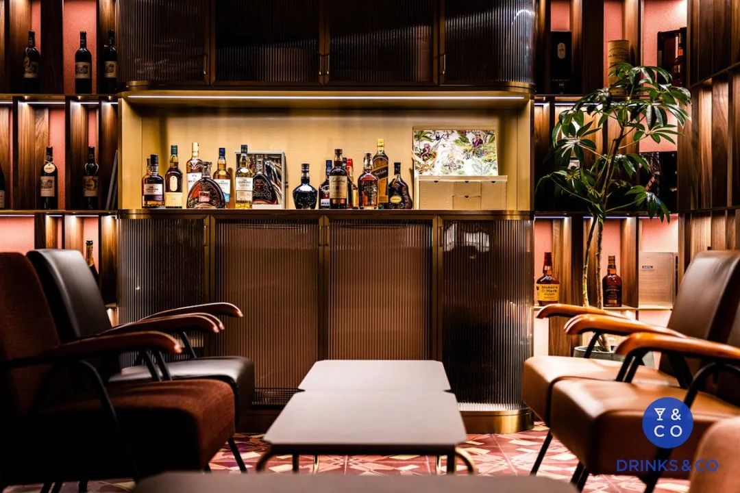 所有的酒都接受“外带”|这里是可以逛的酒吧,也是可以玩的零售店