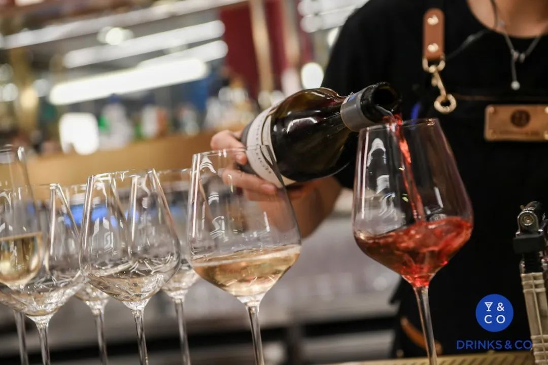 所有的酒都接受“外带”|这里是可以逛的酒吧,也是可以玩的零售店