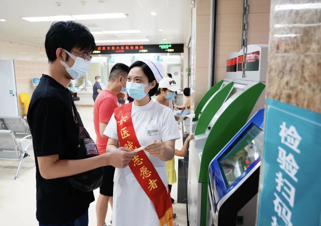 中国好人!江汉大学附属医院刘建华同志荣登“中国好人榜”,获评敬业奉献类好人称号