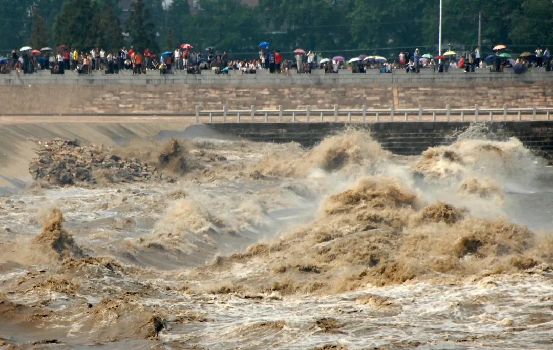 钱塘江大潮为何被称为天下第一潮,钱塘江大潮的回头潮是怎么形成的