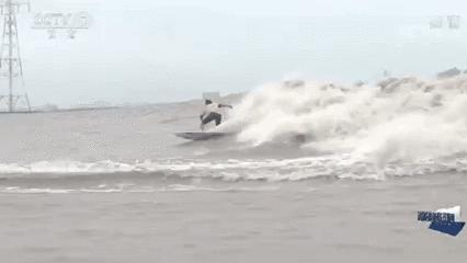 钱塘江大潮为何被称为天下第一潮,钱塘江大潮的回头潮是怎么形成的